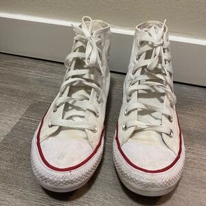 Chuck Taylor’s Converse Size 8 Women’s White Sneakers